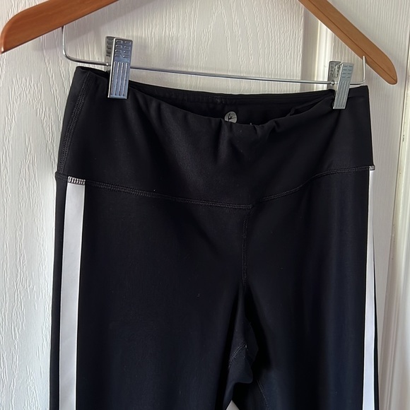 90 degree capri leggings - Picture 4 of 9